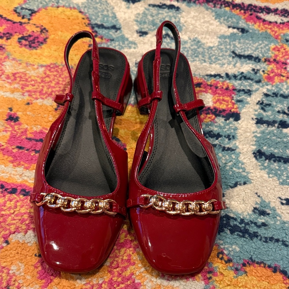 ASOS Burgundy Chain Detail Flats - Picture 4 of 6